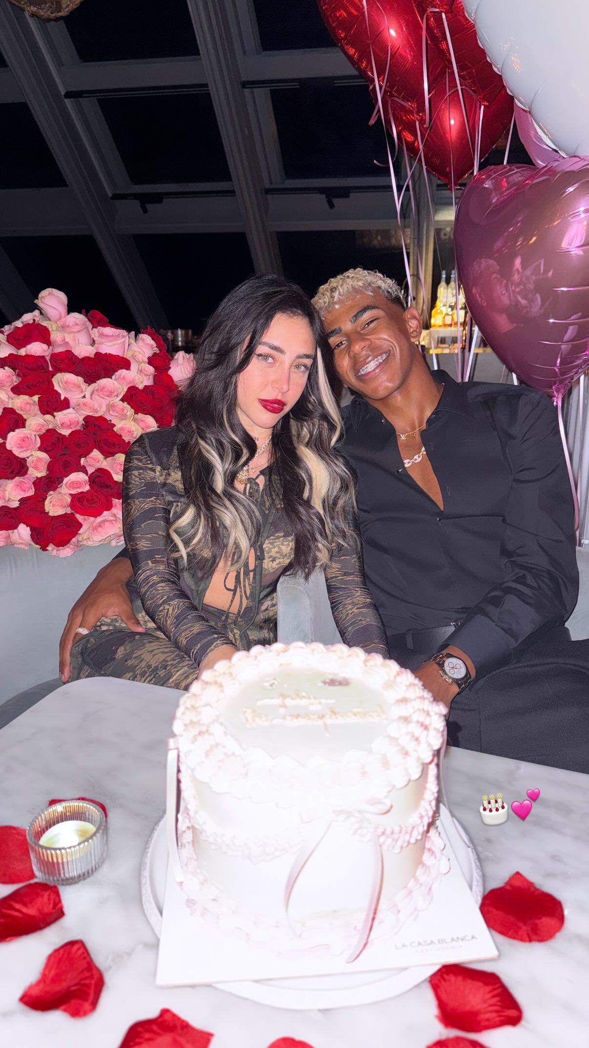 Lamine Yamal publicó en Instagram una foto junto a Nicki Nicole durante el cumpleaños 25 de la cantante.