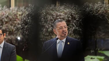 Tribunal pone un alto a directriz de Rodrigo Chaves para mover funcionarios de Hacienda