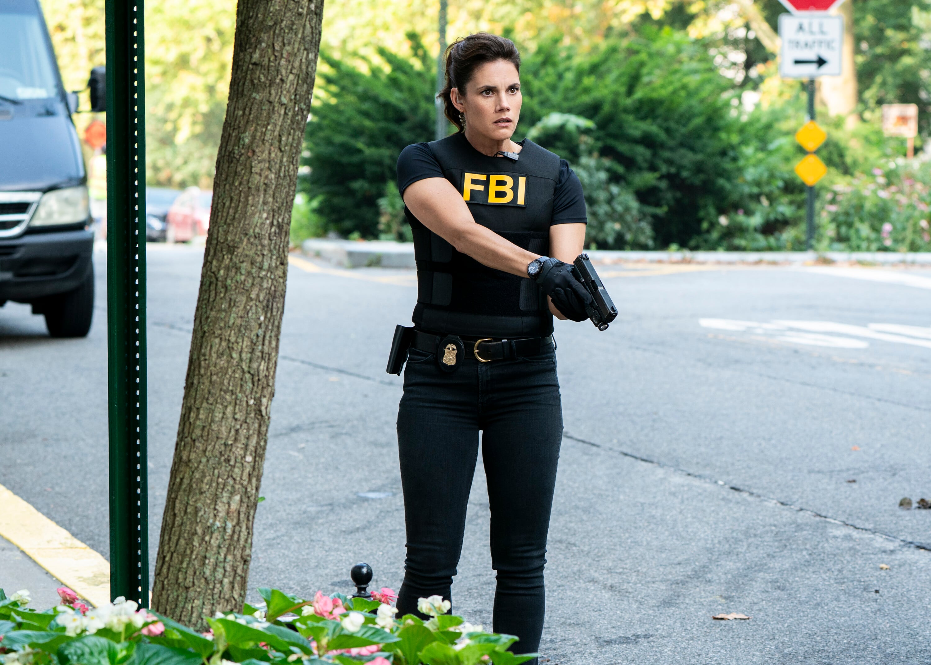 Antes de unirse al elenco de FBI, De la Garza participó en otras producciones de renombre como 'La ley y el orden', 'Criminal Minds: Beyond Borders' y 'CSI: Miami'.