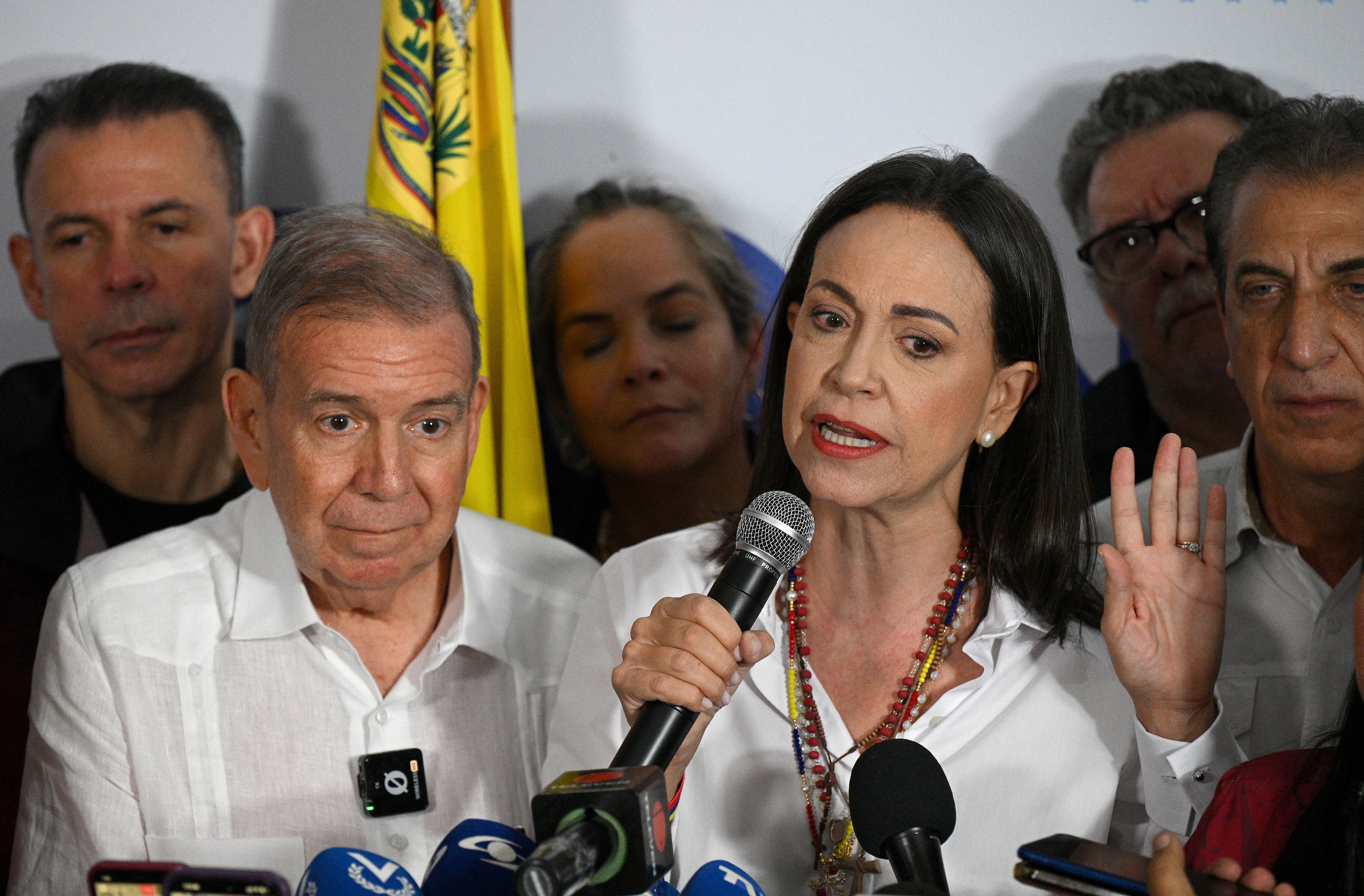 María Corina Machado y Edmundo González sostienen que se mantienen en pie de lucha por la elección. Su objetivo es tener un conteo de votos transparente. Foto: AFP