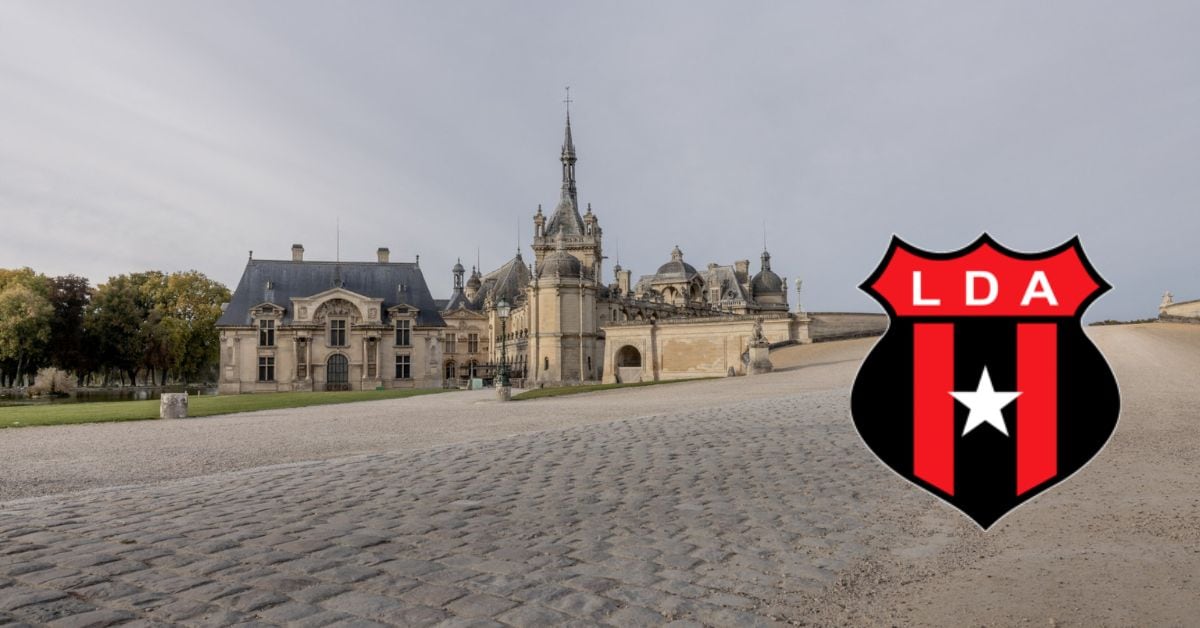 Château de Chantilly es una de las joyas más preciadas del patrimonio cultural francés y fue el punto elegido por un integrante de Liga Deportiva Alajuelense para algo especial.