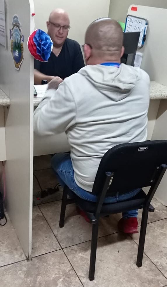 Erick Sojo Marín, fundador del medio digital Radio Zurquí, denunció a uno de sus vecinos quien lo agredió, presuntamente, por las publiciones críticas hacia el presidente Rodrigo Chaves.