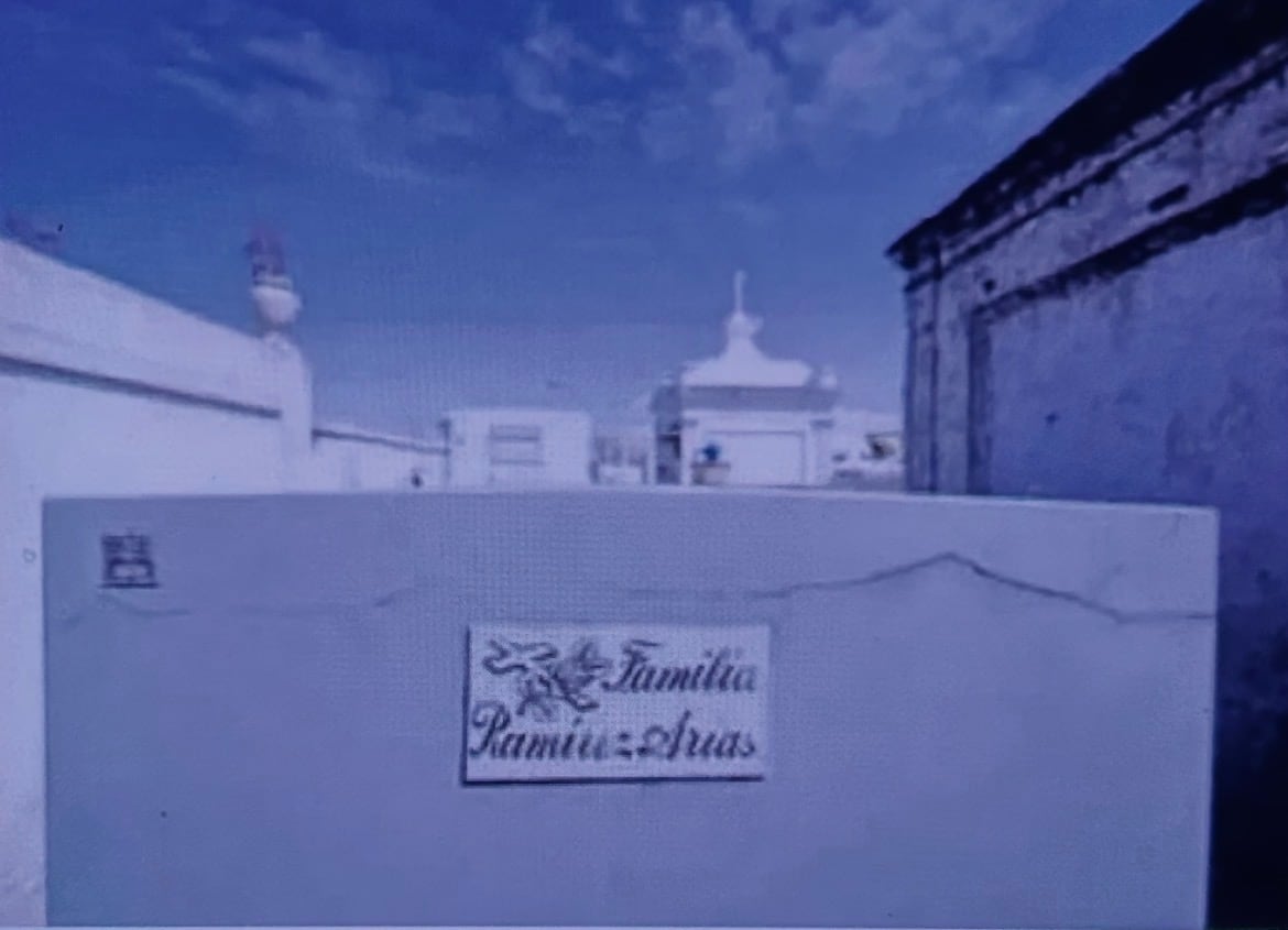 Tumba donde están los restos de Pancha Carrasco, en el Cementerio General de San José. Pertenece a una familia de apellidos Ramírez Arias