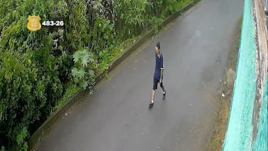 OIJ pide ayuda para identificar a un sospechoso de disparar en la cara a un policía municipal en Desamparados