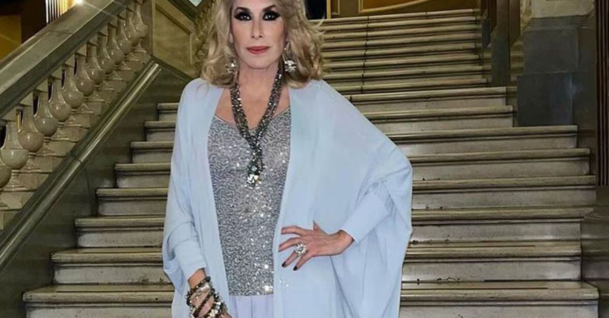 Dulce comentó que todavía experimenta dolor, pero ya se encuentra recuperada. Agregó que se encuentra en Villahermosa y que cantaría una noche más allí. (Imagen de Instagram)