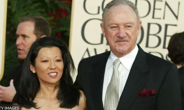 Gene Hackman y su esposa. Gene Hackman con un Globo de Oro