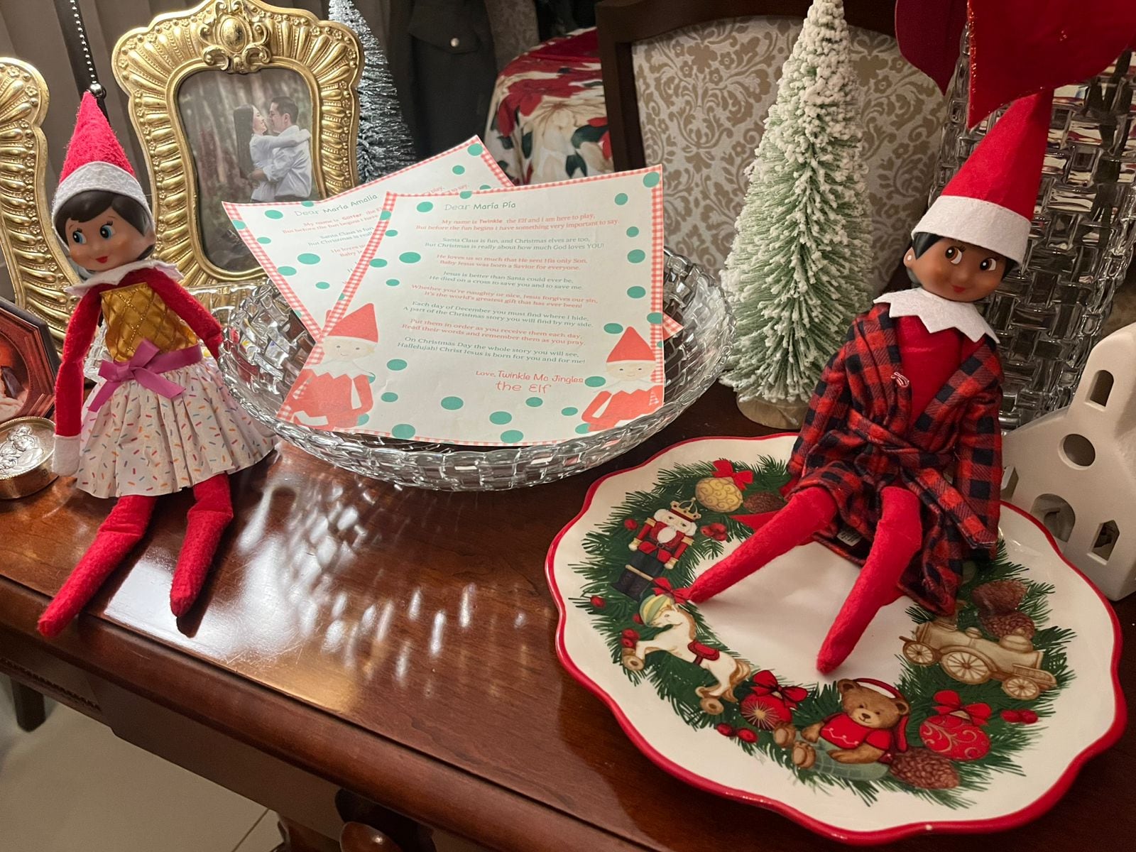 Planificar con antelación las actividades del elfo ayuda a que la tradición no se convierta en una fuente de estrés.