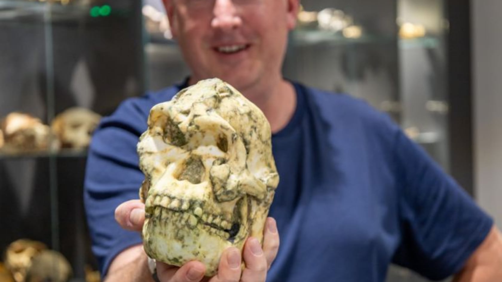 Investigadores detectaron rasgos craneanos únicos en 'Pie Pequeño' que apoyan la hipótesis de una especie distinta de hominídeo en el sur de África.