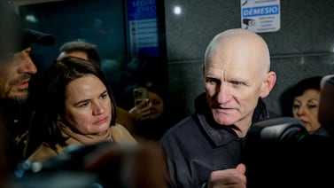 Bielorrusia libera a 123 presos políticos, incluido un Nobel de la Paz, tras acuerdo con Estados Unidos