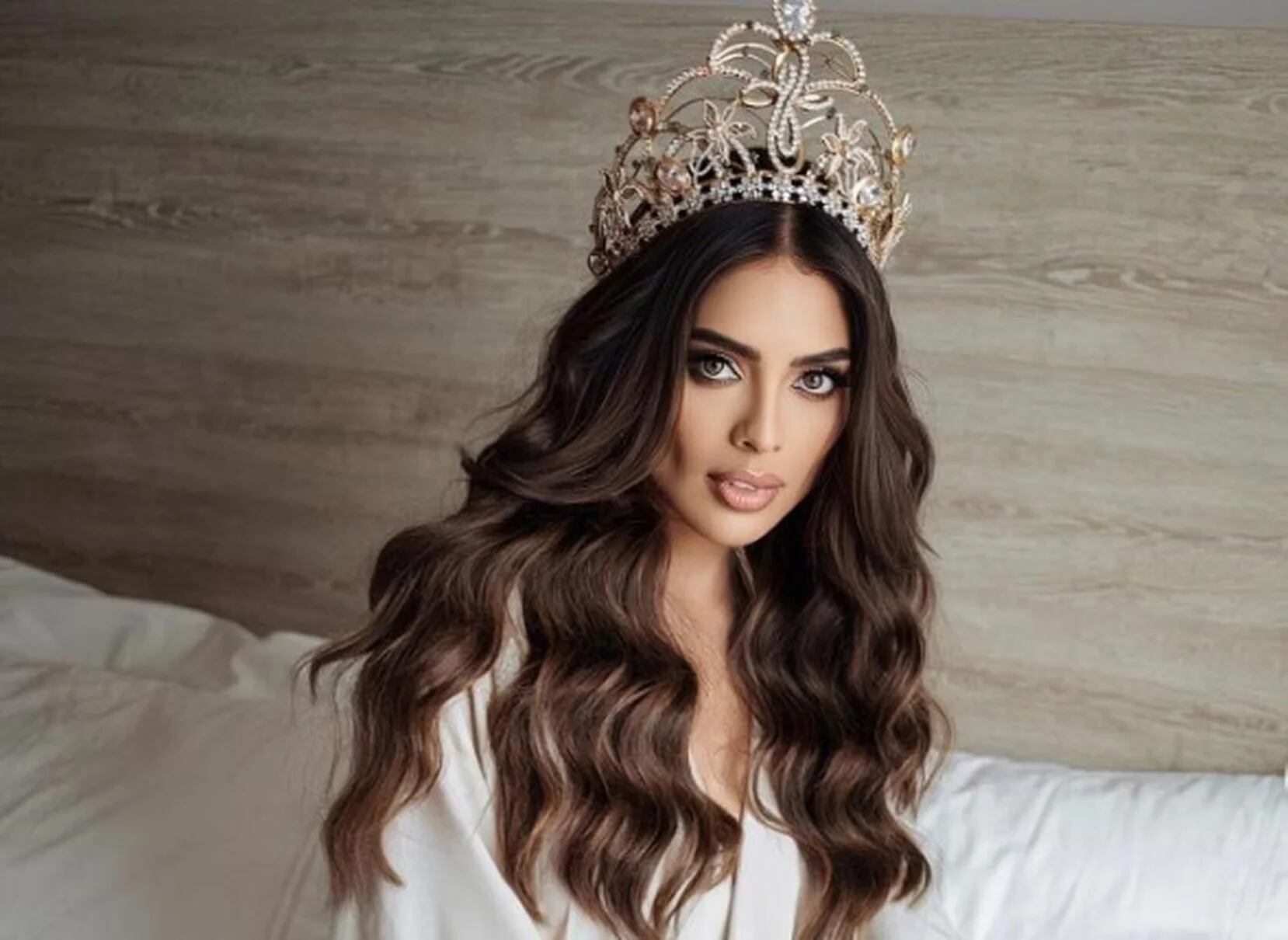 Miss Universe Colombia, María Camila Avella, fue quien se quedó con la corona tras ser considerada por el jurado como la más destacada y deslumbrar en pasarela con su escultural figura ataviada en un vestido rojo. (Instagram)