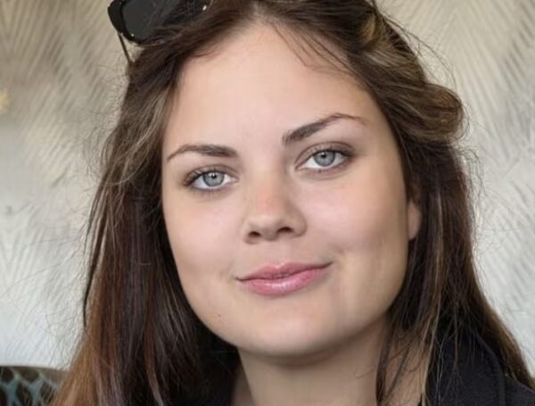 Denuncia que, a pesar de sus dolores y tener una masa, los médicos no le hicieron una biopsia.