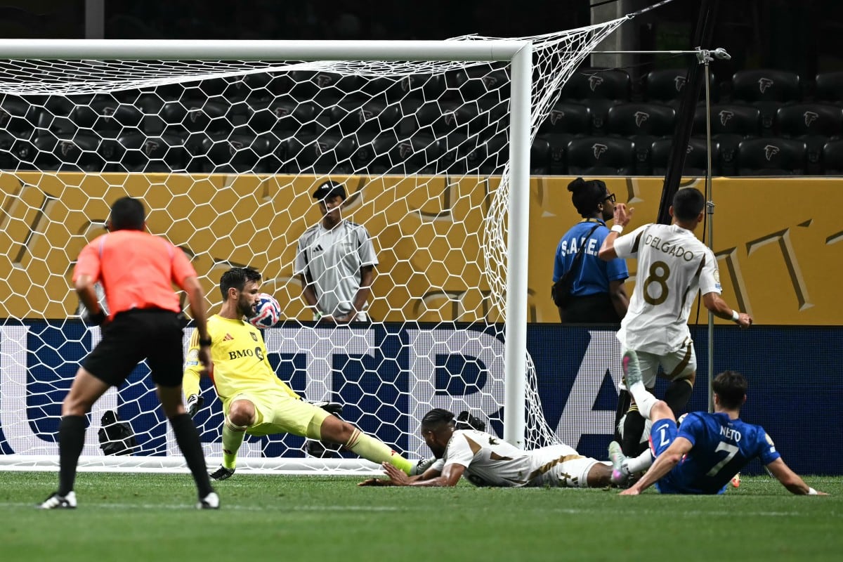 Pedro Neto le anotó a Hugo Lloris en el partido entre Chelsea y LAFC en el Mundial de Clubes.