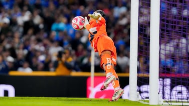 Keylor Navas celebra su renovación con los Pumas ‘desplumando’ a las Águilas del América