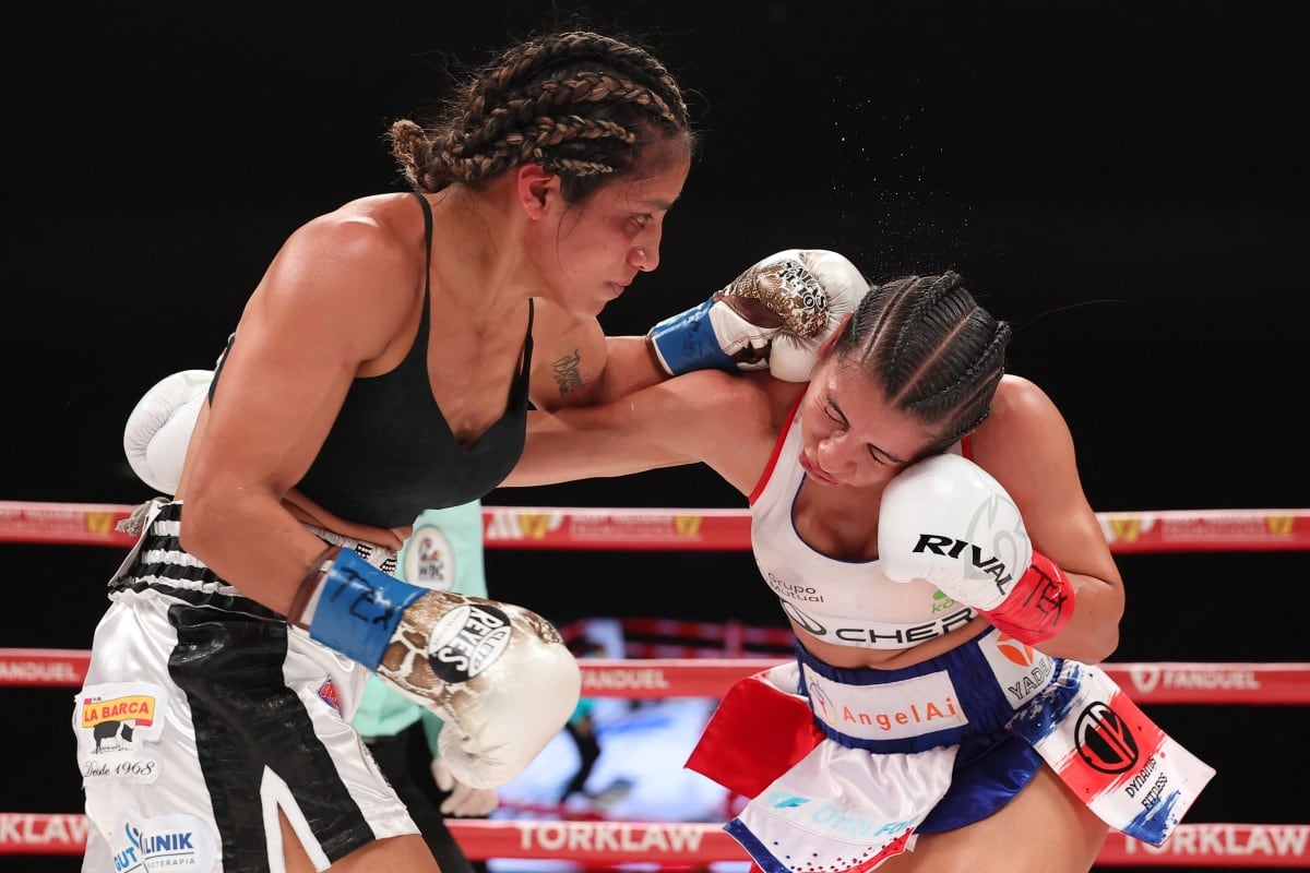 EL PASO, TEXAS - MAY 30: Lourdes Juarez lands a left hand on Yokasta Valle during their WBC Jr Flyweight championship bout at El Paso County Coliseum on May 30, 2026 in El Paso, Texas. Ed Mulholland/Getty Images/AFP (Photo by Ed Mulholland / GETTY IMAGES NORTH AMERICA / Getty Images via AFP)