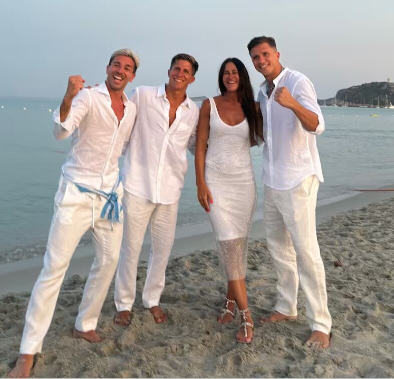 El posteo de Carolina Baldini con sus tres hijos: Giovanni, Gianluca y Giuliano Simeone.