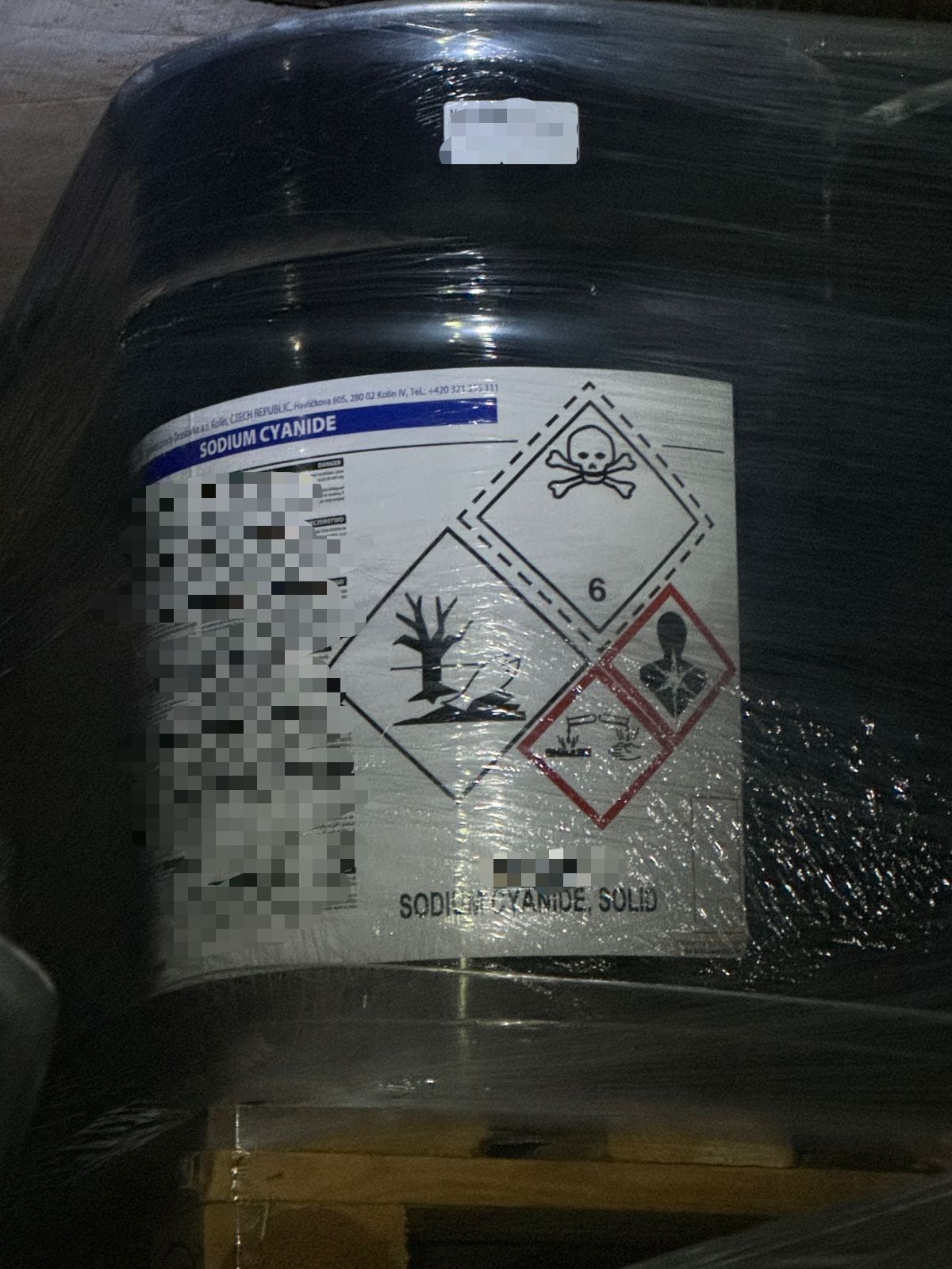 Este cargamento de casi tres mil kilos de cianuro, fue decomisado por la Fuerza Pública en Pavón de Los Chiles, Alajuela. El caso está en investigación en la Fiscalía.