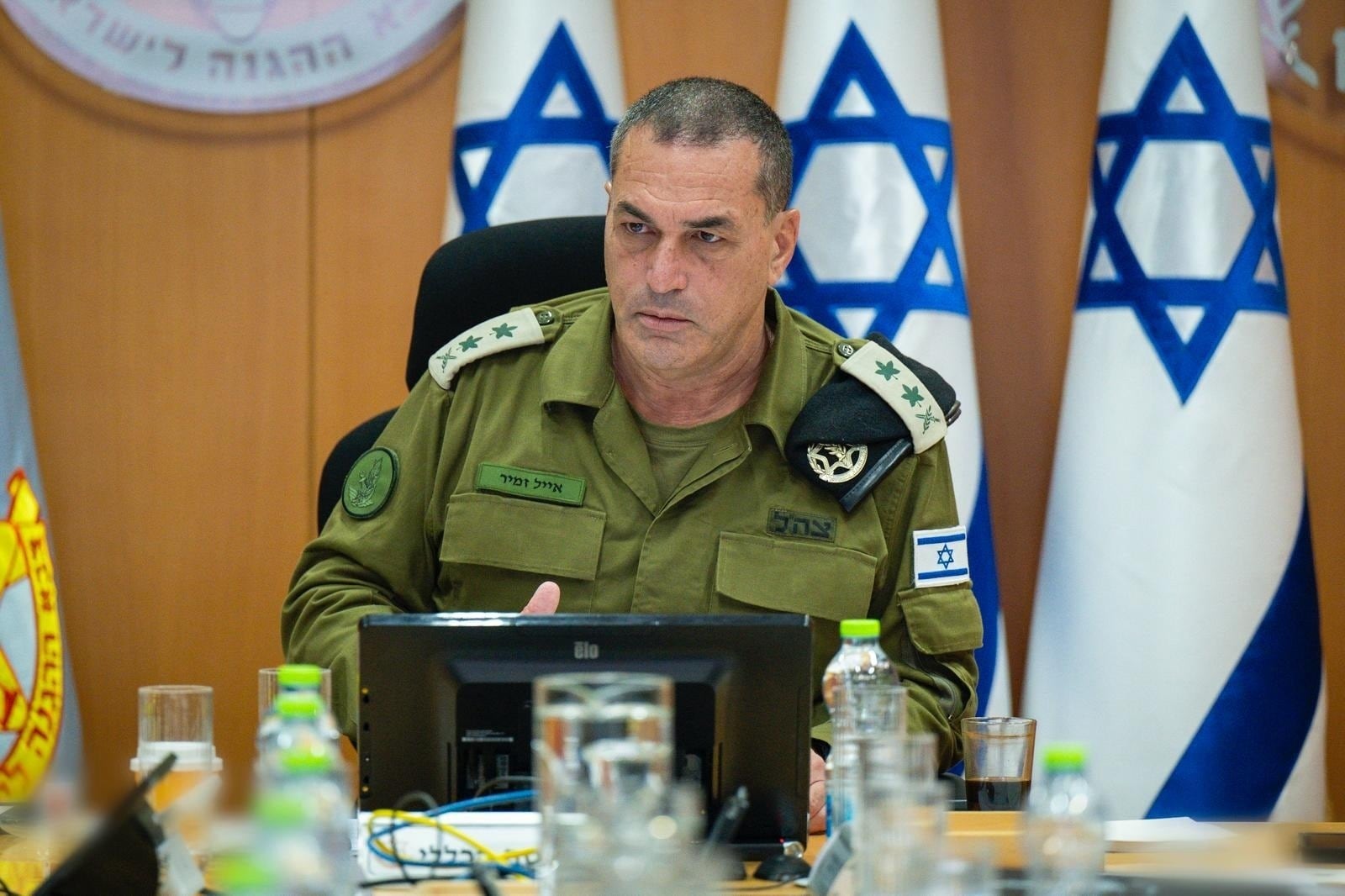 (Archivo) El jefe de las Fuerzas de Defensa de Israel (FDI), Eyal Zamir, durante una reunión.