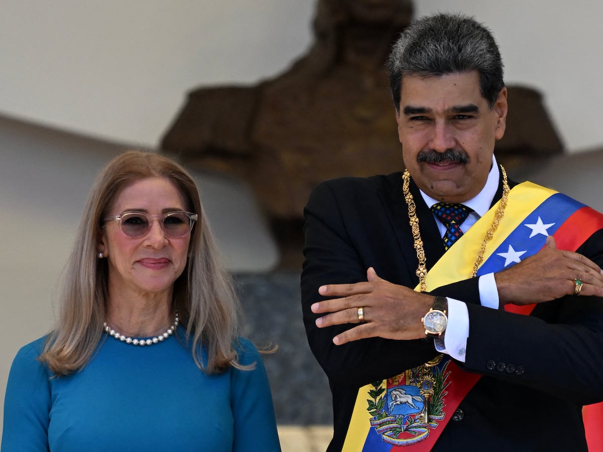 Nicolás Maduro condecora a funcionarios sancionados por Estados Unidos y Unión Europea | La Nación