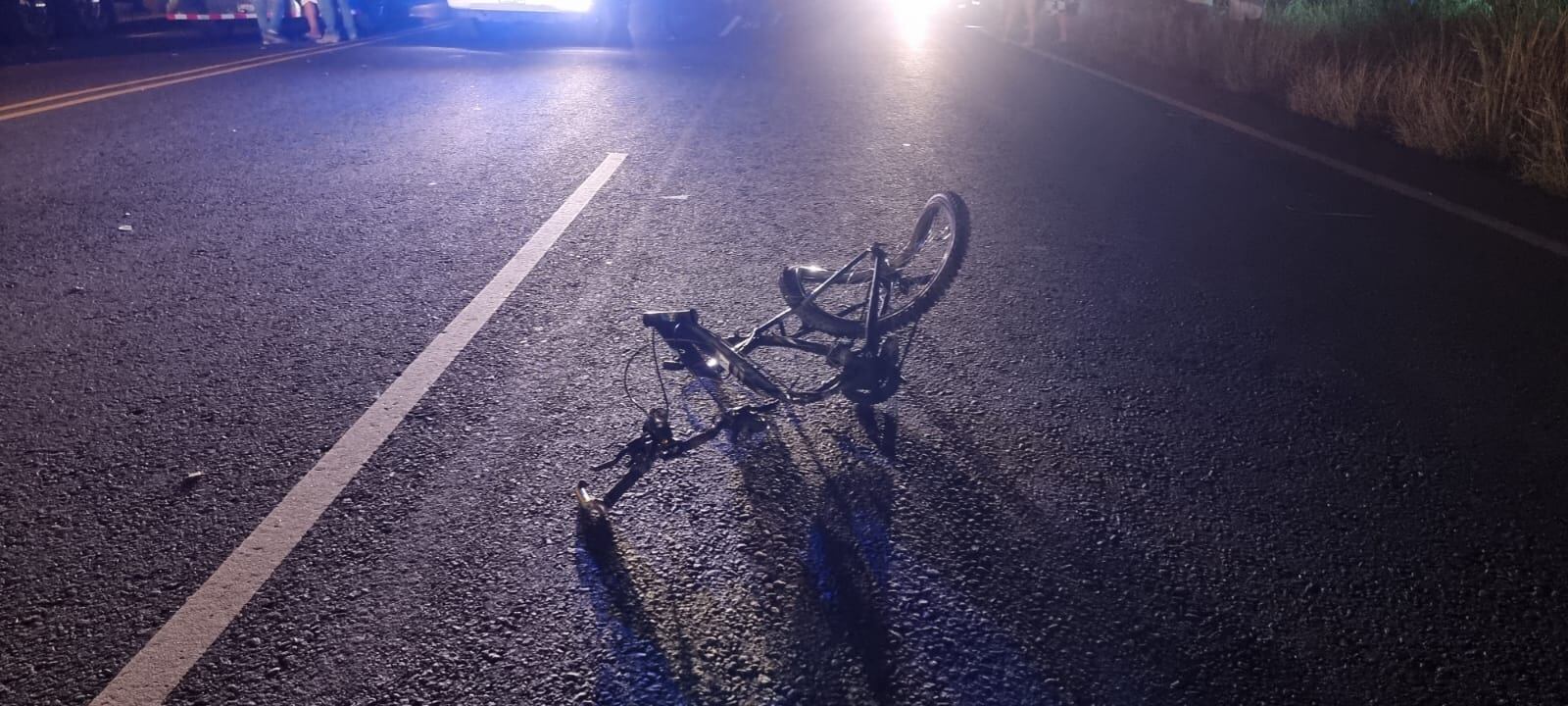 Motociclista y ciclista fallecen en choque en Alajuela. Foto Francisco Barrantes.