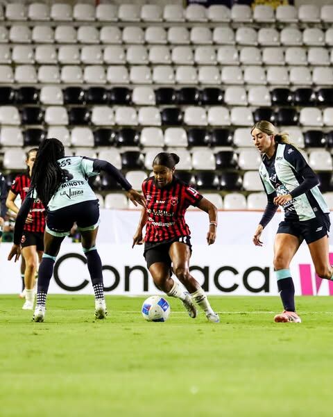 Liga Deportiva Alajuelense viene de perder contra las campeonas de México (Pachuca), en la Copa de Campeones W de Concacaf.