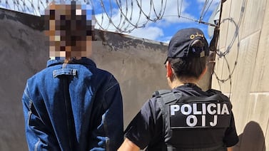 Esto fue lo que decomisaron a mujer que habría amenazado a la presidenta electa Laura Fernández