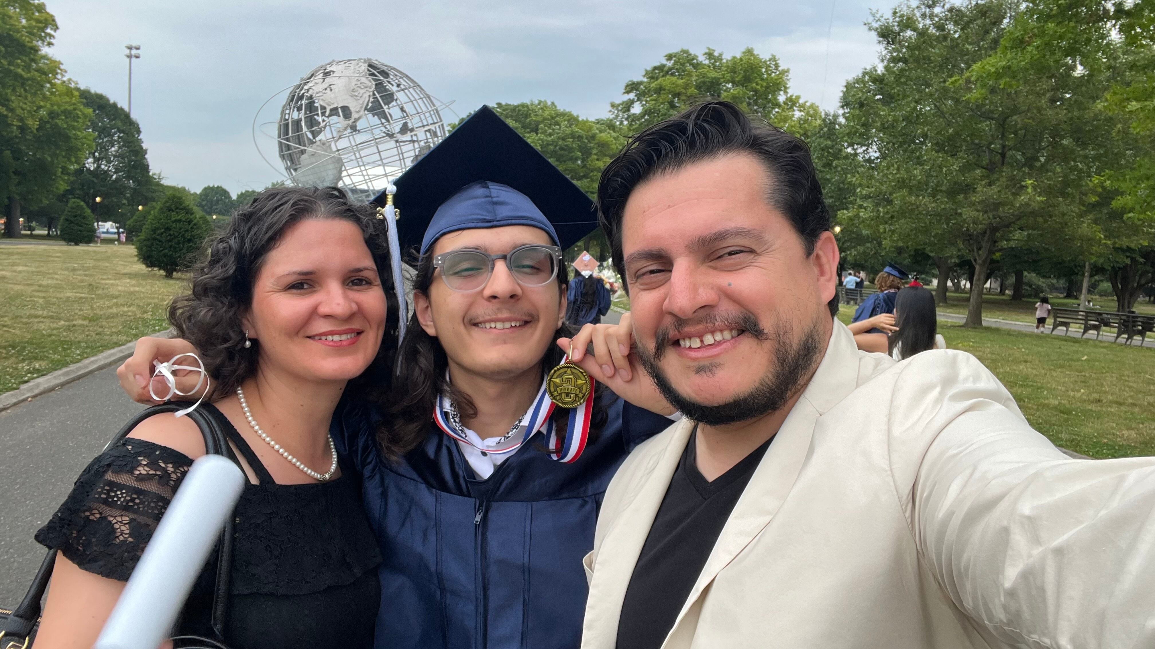 Marco Hernández y su familia