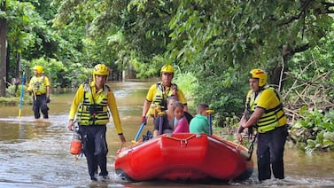 Comunidades anegadas se exponen a infecciones respiratorias, del estómago, piel y ojos