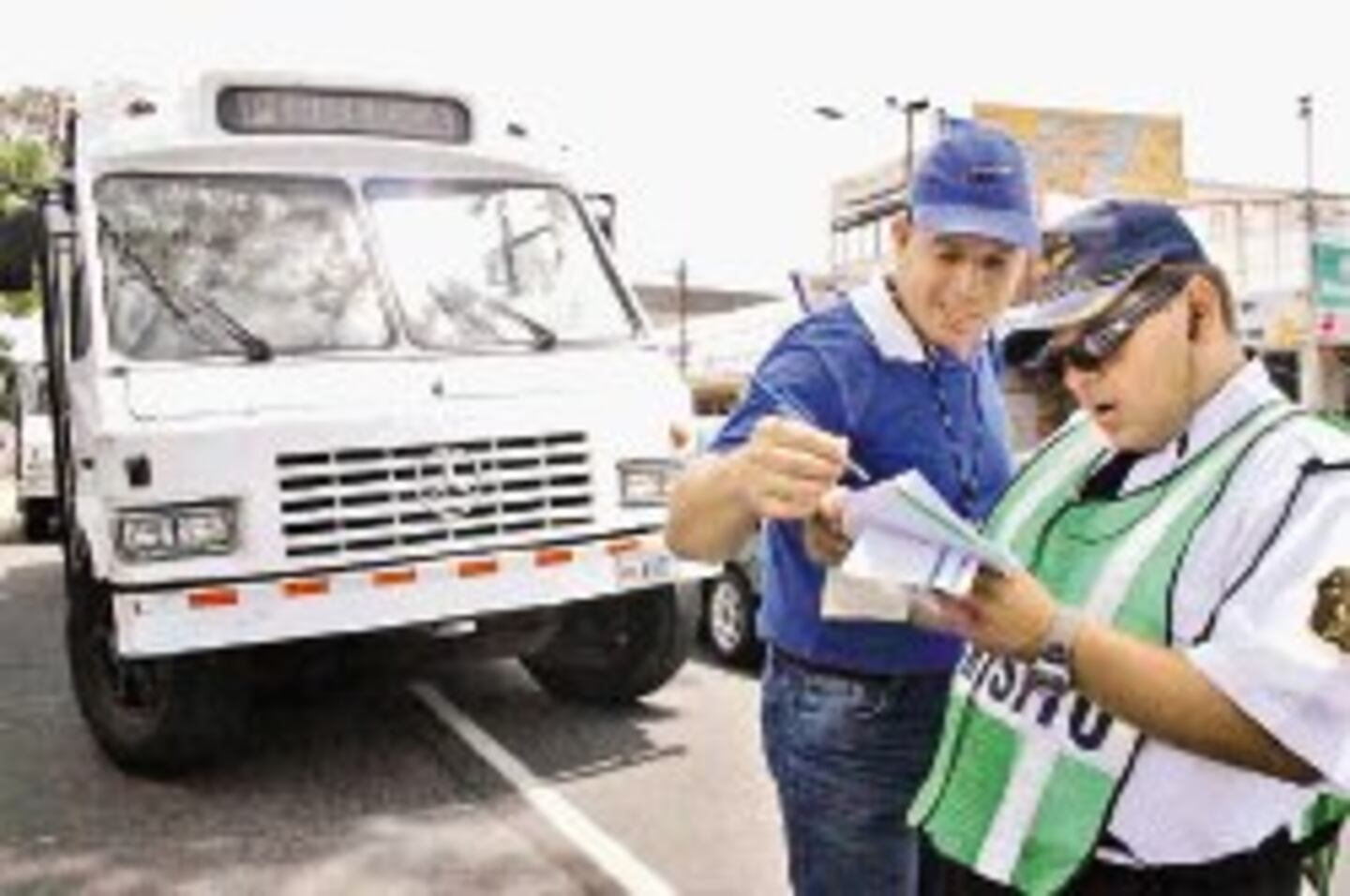 Quejas de usuarios de buses y taxis se recibirán por Internet | La Nación