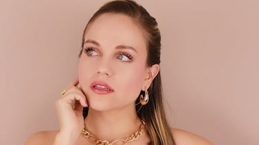 Actriz Sofía Chaverri sorprende al mostrar cómo despega una avioneta: Vea el momento que impactó a muchos