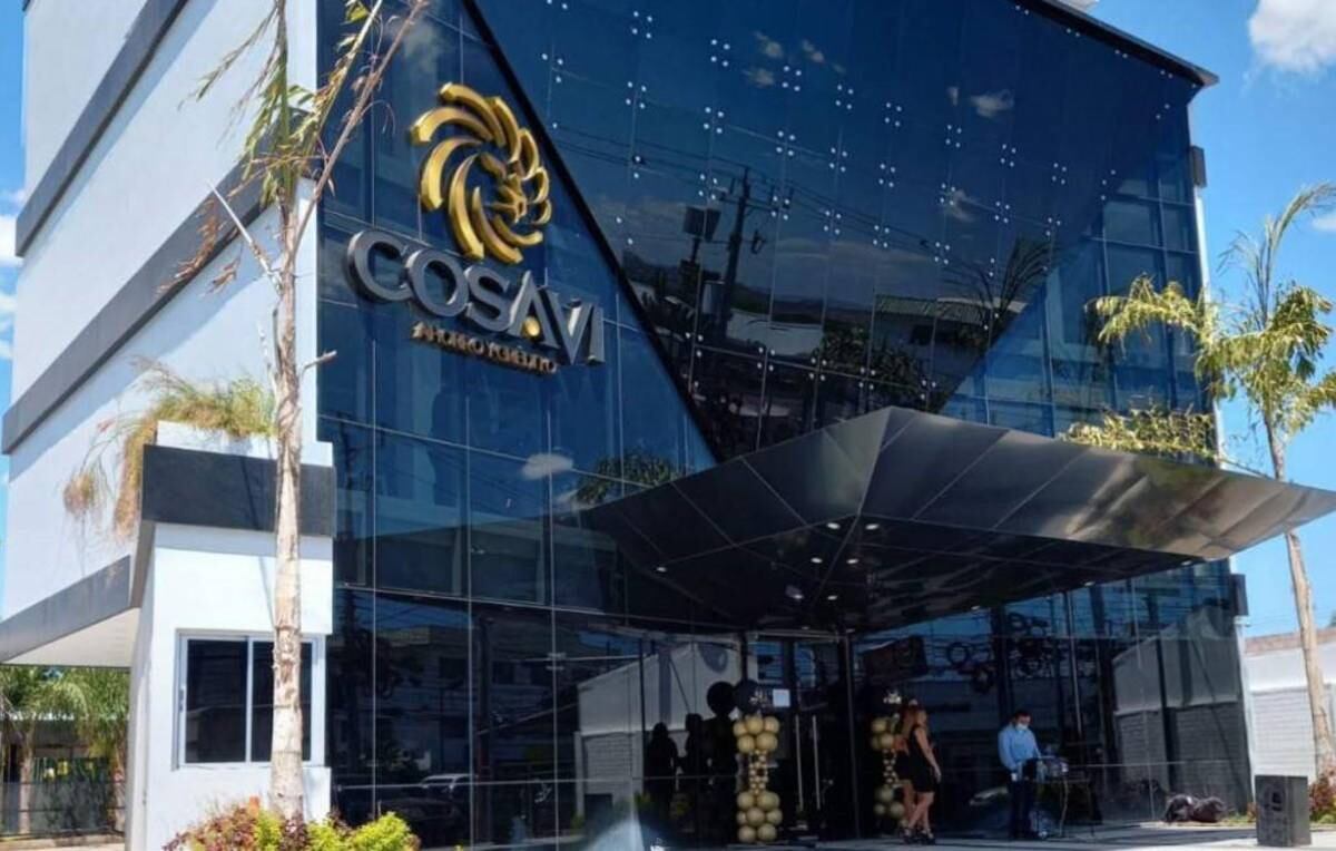 La Asociación Cooperativa de Ahorro y Crédito Santa Victoria (COSAVI) bajo investigación por lavado de dinero y defraudación a la economía pública de El Salvador. Foto: Revista Estrategia y Negocios.