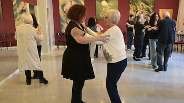 ¿Cómo puede el tango ayudar a los pacientes con Parkinson? Así funciona esta herramienta terapéutica