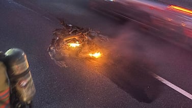 Conductor atropelló a bombero que atendía accidente en el que falleció motociclista