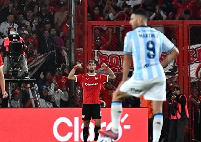 Adrian Martinez fallo desde el punto de penal contra Independiente