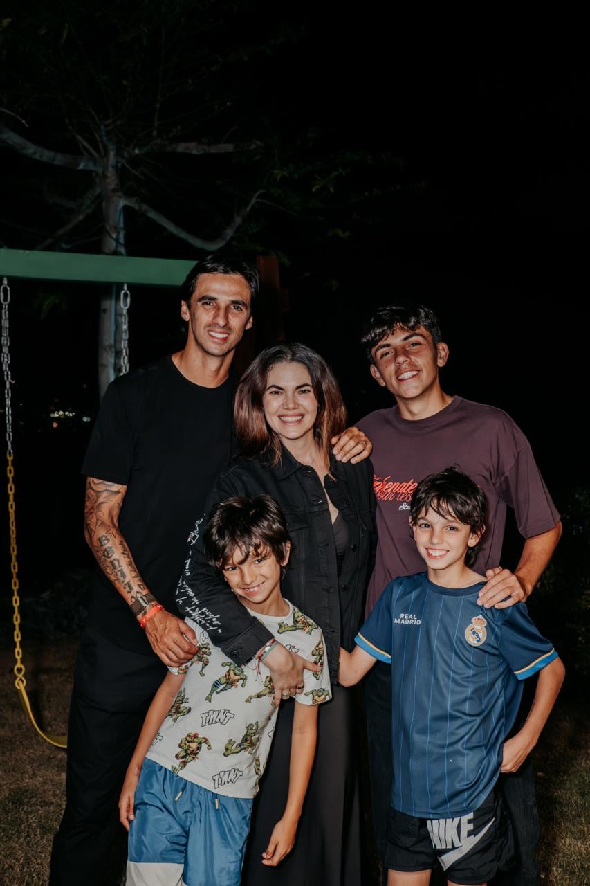 Carolina Jaikel y Bryan Ruiz disfrutan compartir tiempo de calidad con sus hijos.