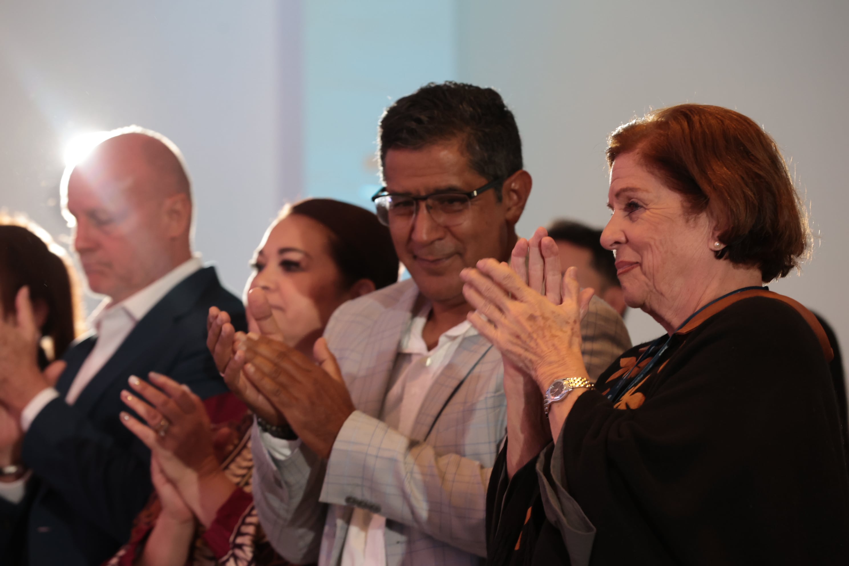 02/02/2026/ La presidente electa Laura Fernández brinda su primera conferencia de prensa junto a su esquivo de gobierno el vicepresidente electo Francisco Gamboa y el 2do vicepresidente electo Douglas Soto en el Holiday Inn AUROLA / Foto John Durán