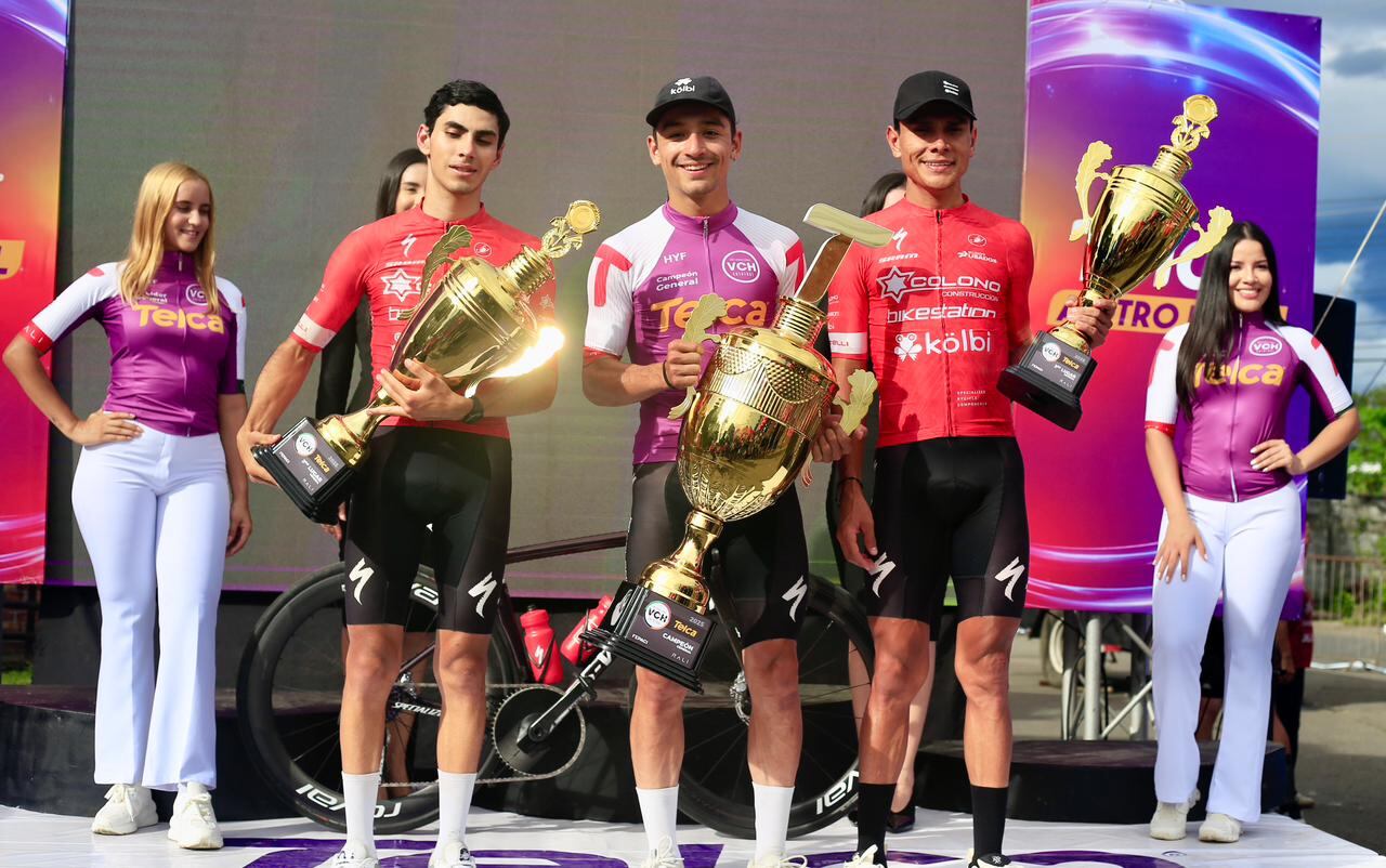 Vuelta a Chiriquí 2025
Equipo Colono Bikestation Kölbi
Alejandro Granados, Joseph Ramírez y Sergio Arias
28 de noviembre del 2025
Cortesía: Pedalea 365