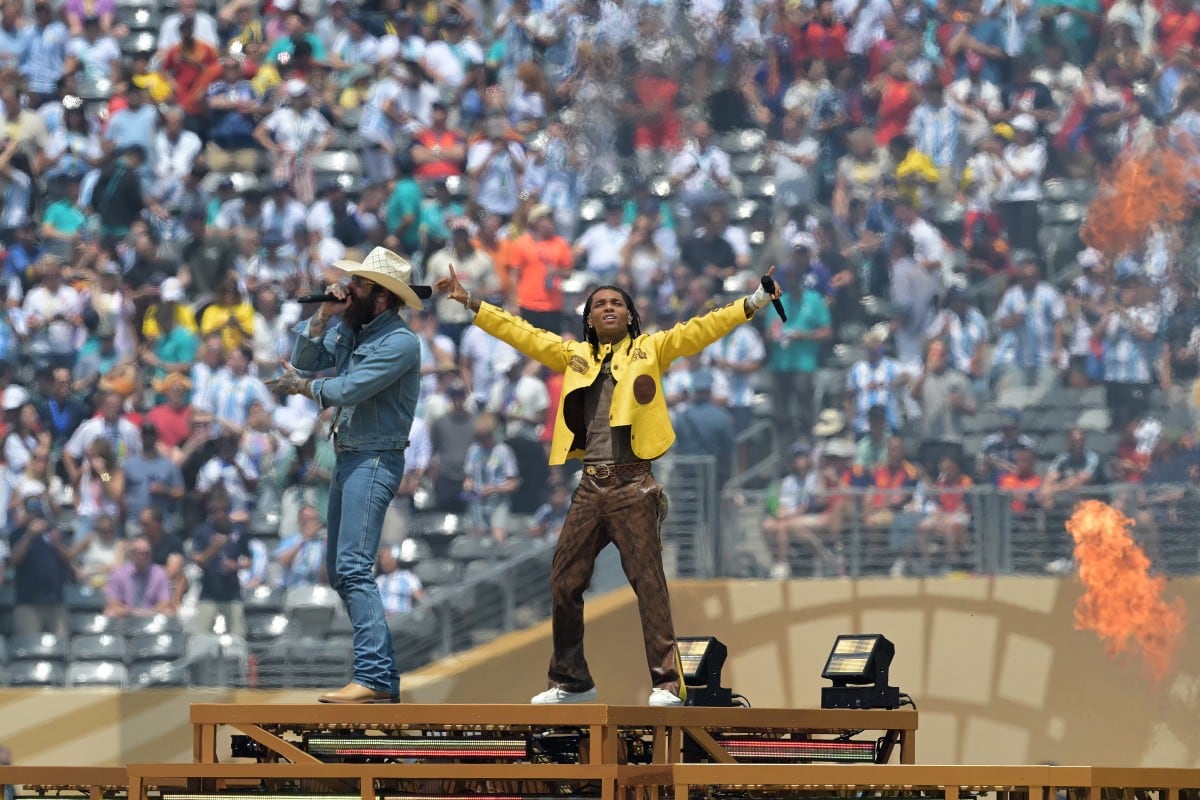 Los cantantes Post Malone y Swae Lee se adueñaron del escenario en la ceremonia de clausura del Mundial 2026.