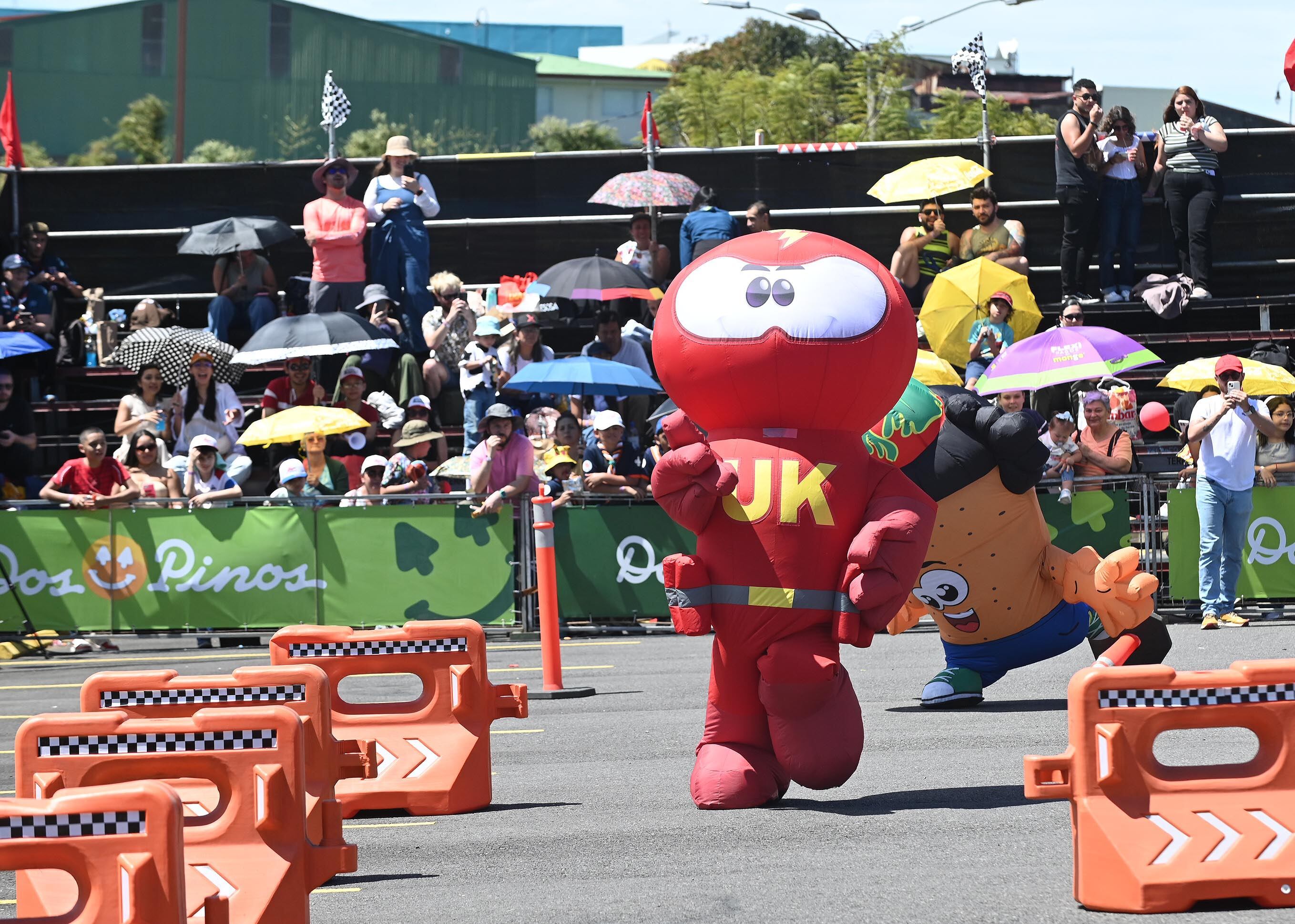 Compatencia de botargas en el Museo de los Niños.