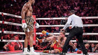 Boxeador Anthony Joshua sufre accidente en el que mueren dos personas