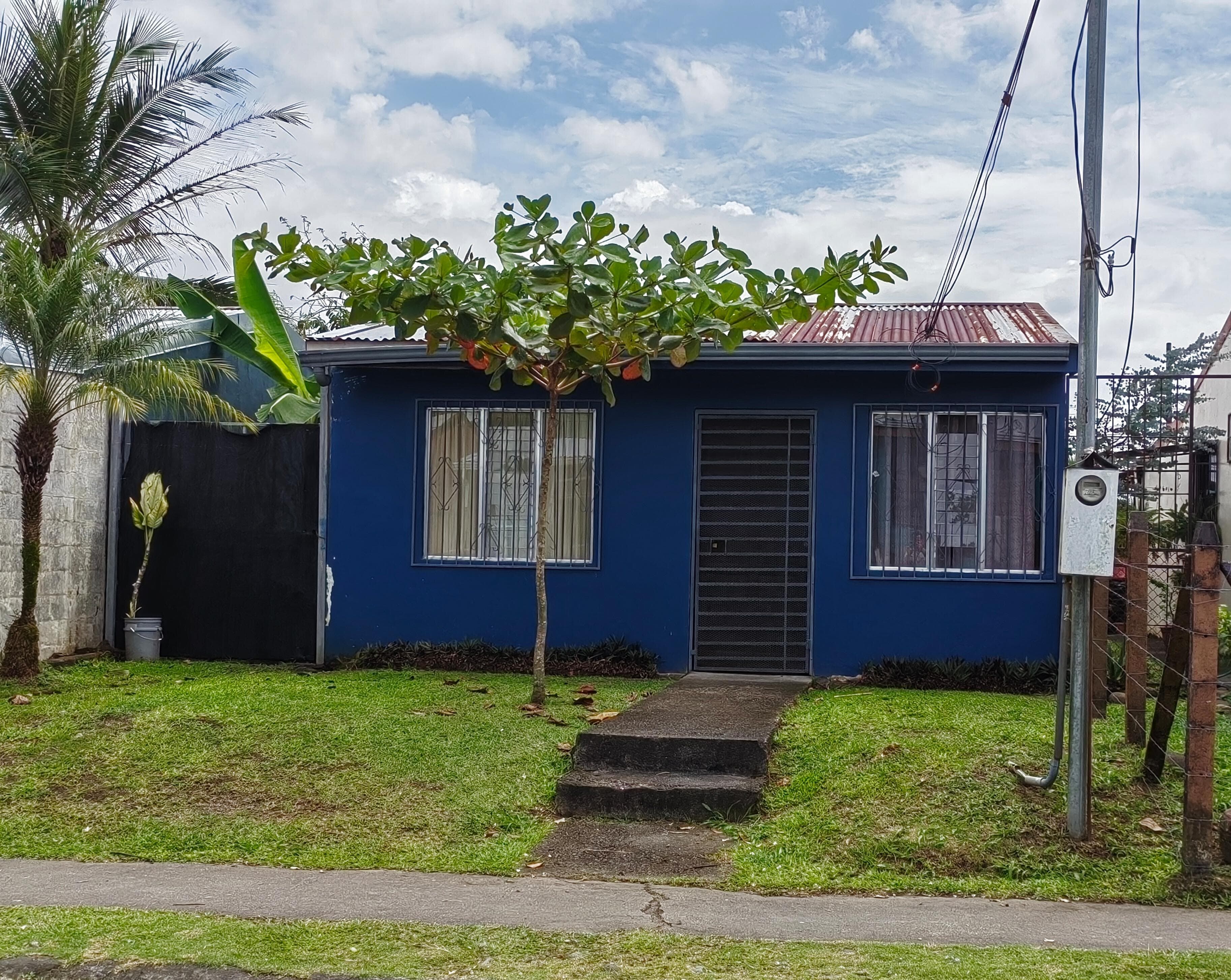 Los detenidos son un hombre de apellido León y la madre de la niña, apellidada Juárez.