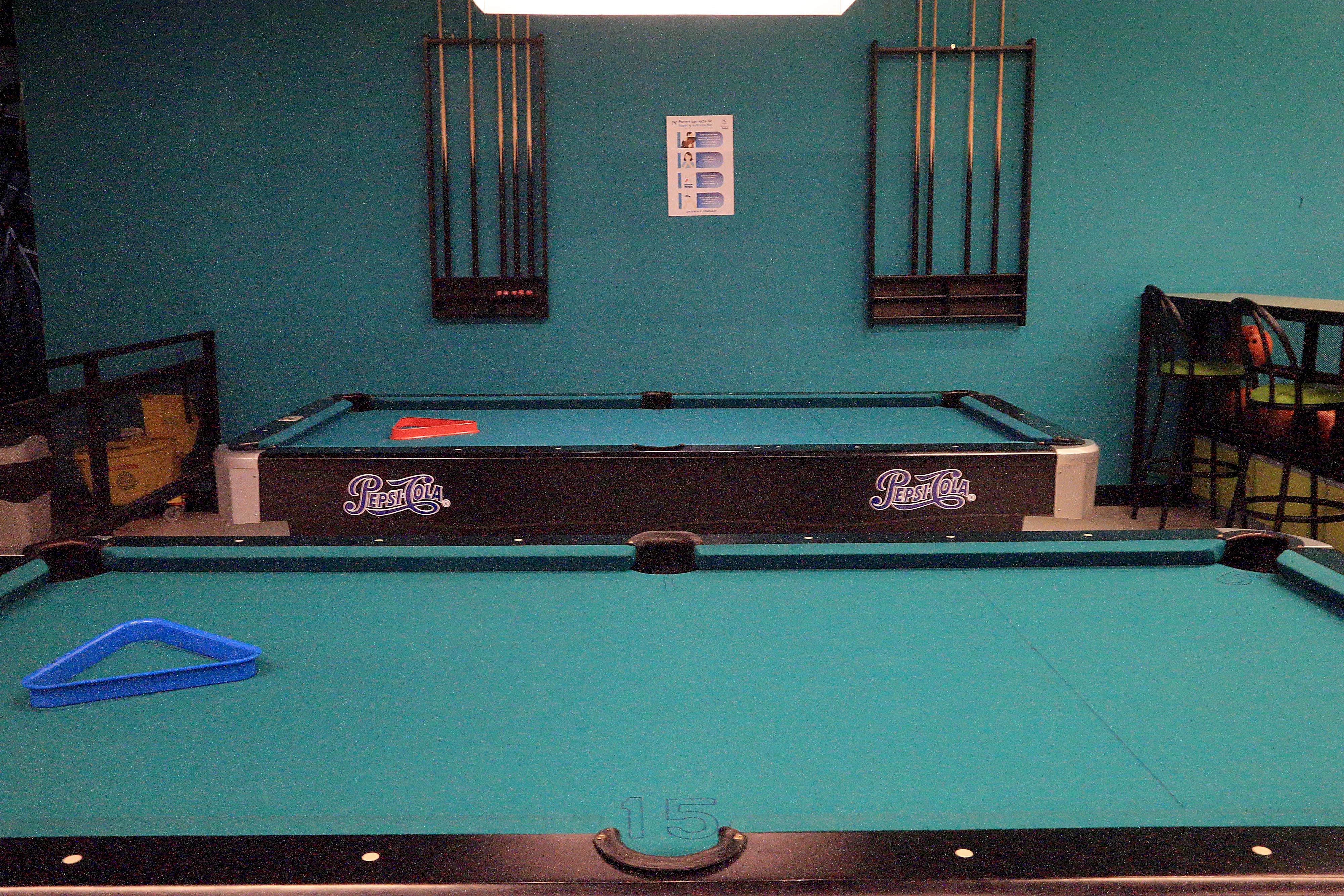 20/02/2024 Cartago. Boliche Metrópoli, en el primer piso del centro comercial Paseo Metrópoli, ofrece un ambiente para practicar el deporte de los bolos, disfrutar y compartir en familia o con amigos, jugar billar o futbolín y/o comer rico. Foto: Rafael Pacheco Granados