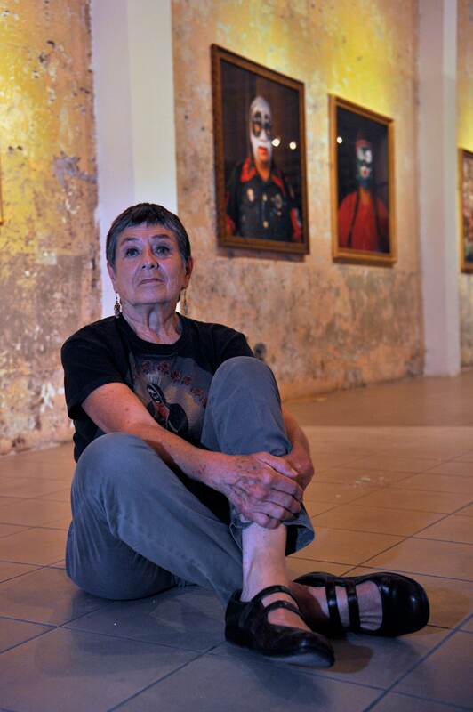 La artista mexicana Lourdes Grobet tenía cerca de 20.000 negativos sobre la lucha libre. Foto: Mayela López