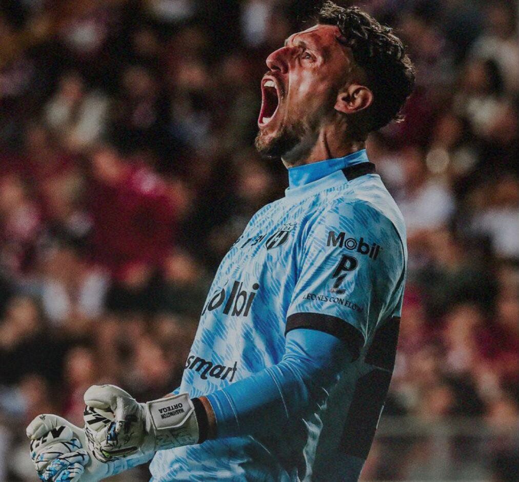 Así gritó Washington Ortega el gol de Anthony Hernández en el clásico entre Saprissa y Liga Deportiva Alajuelense.