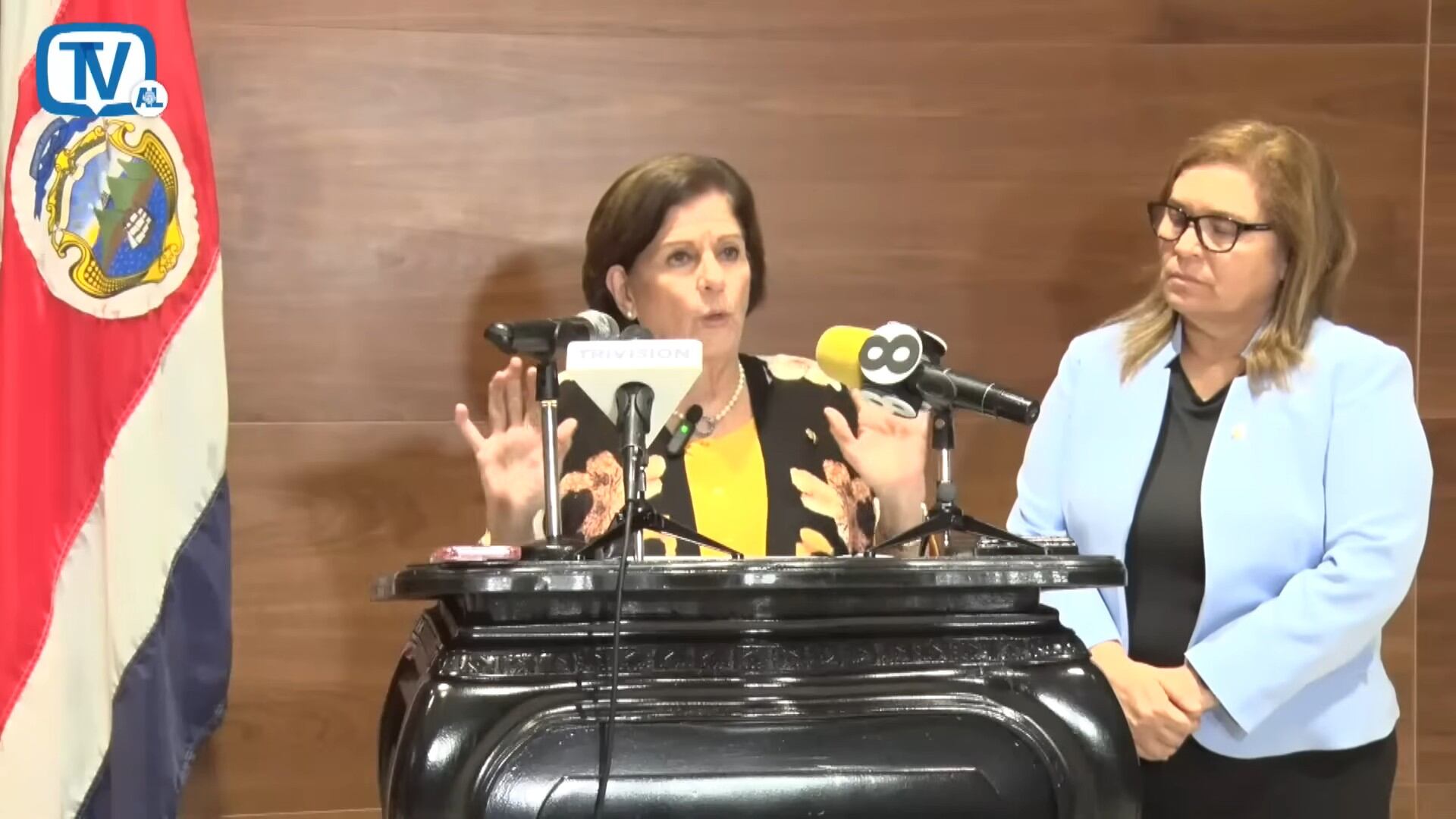 Ada Acuña y Pilar Cisneros