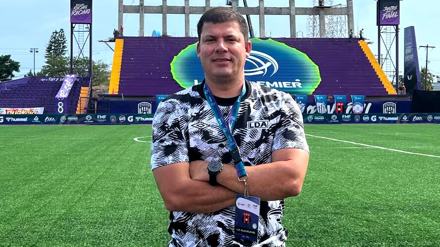 Roberto Castro es tecnico de Alajuelense Sub-21. El timonel disputa con los manudos, el Torneo Internacional Premier (TIP) Veracruz 2025.