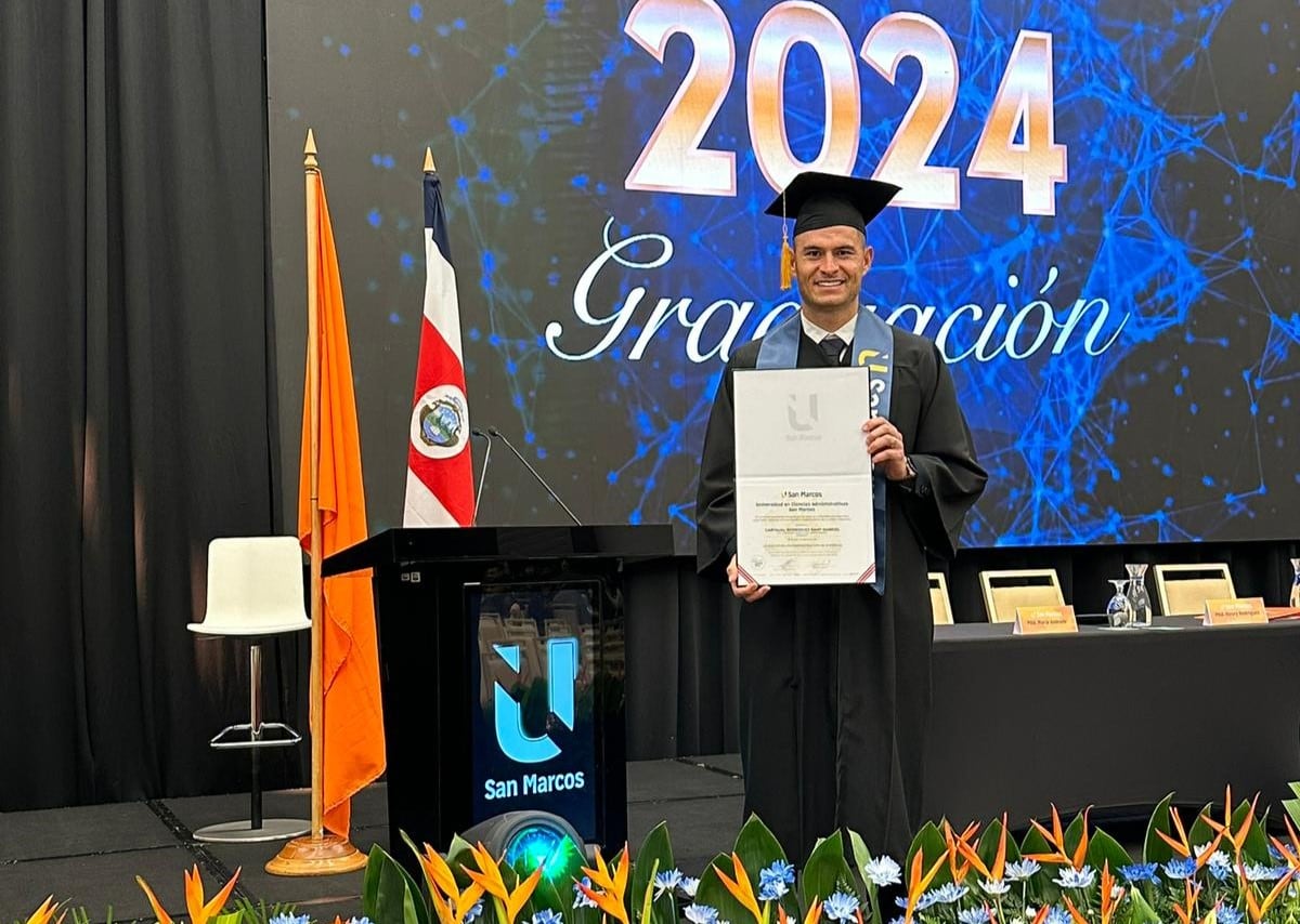 Danny Carvajal se graduó en Costa Rica en la carrera de Administración de Empresas. Fotografía: Cortesía