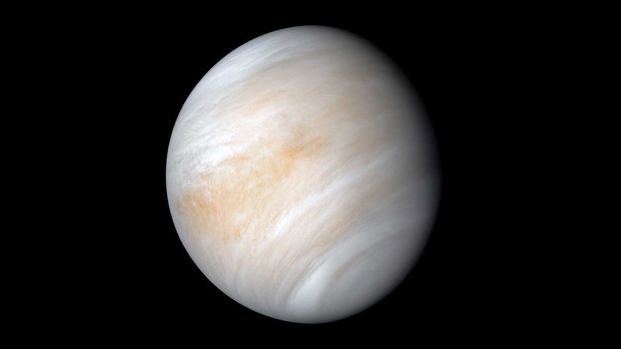 Venus gira en sentido contrario al resto de planetas y registra temperaturas extremas que sorprenden a la ciencia.