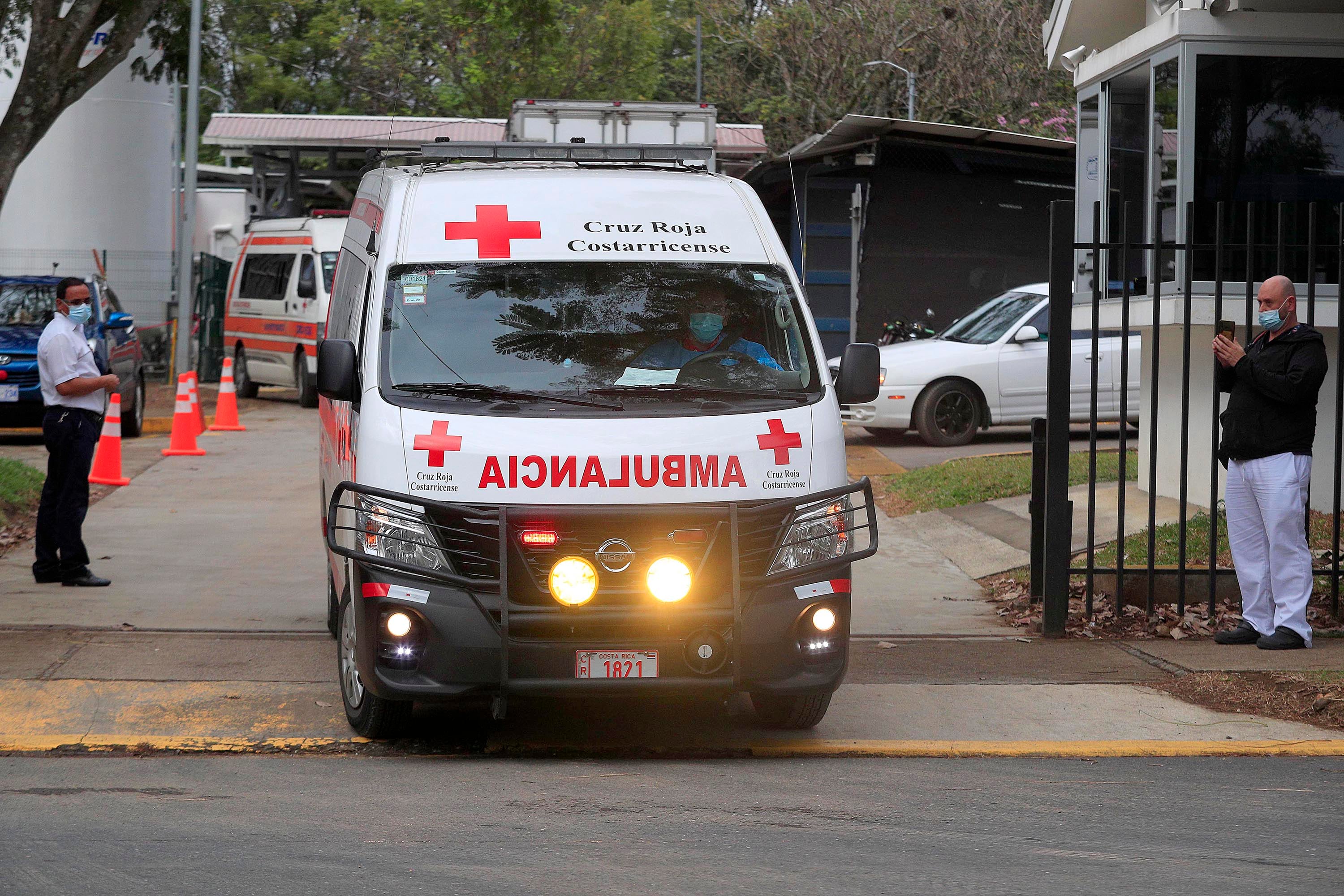 En la imagen una ambulancia