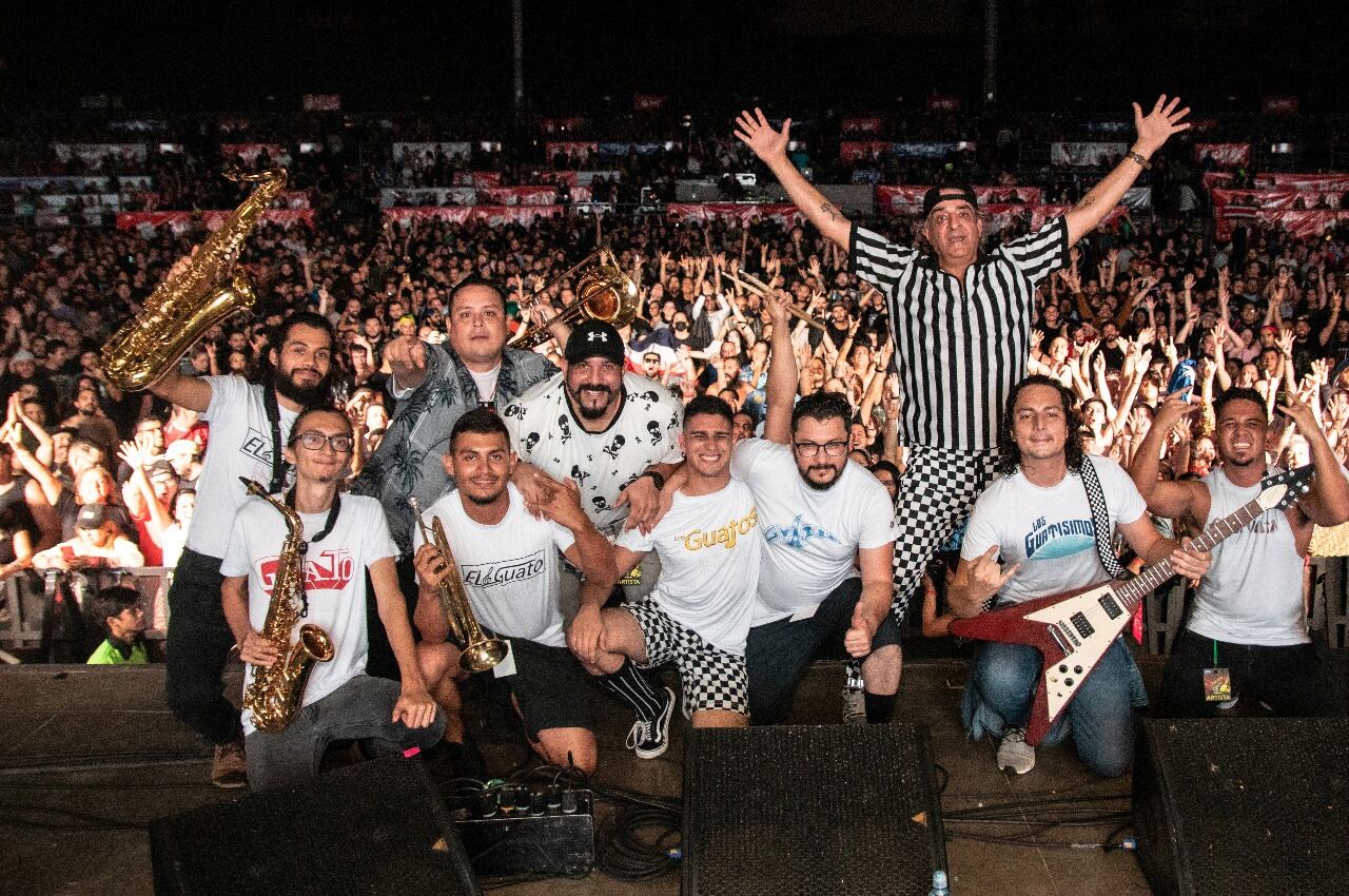 Los integrantes de la banda El Guato de Costa Rica.