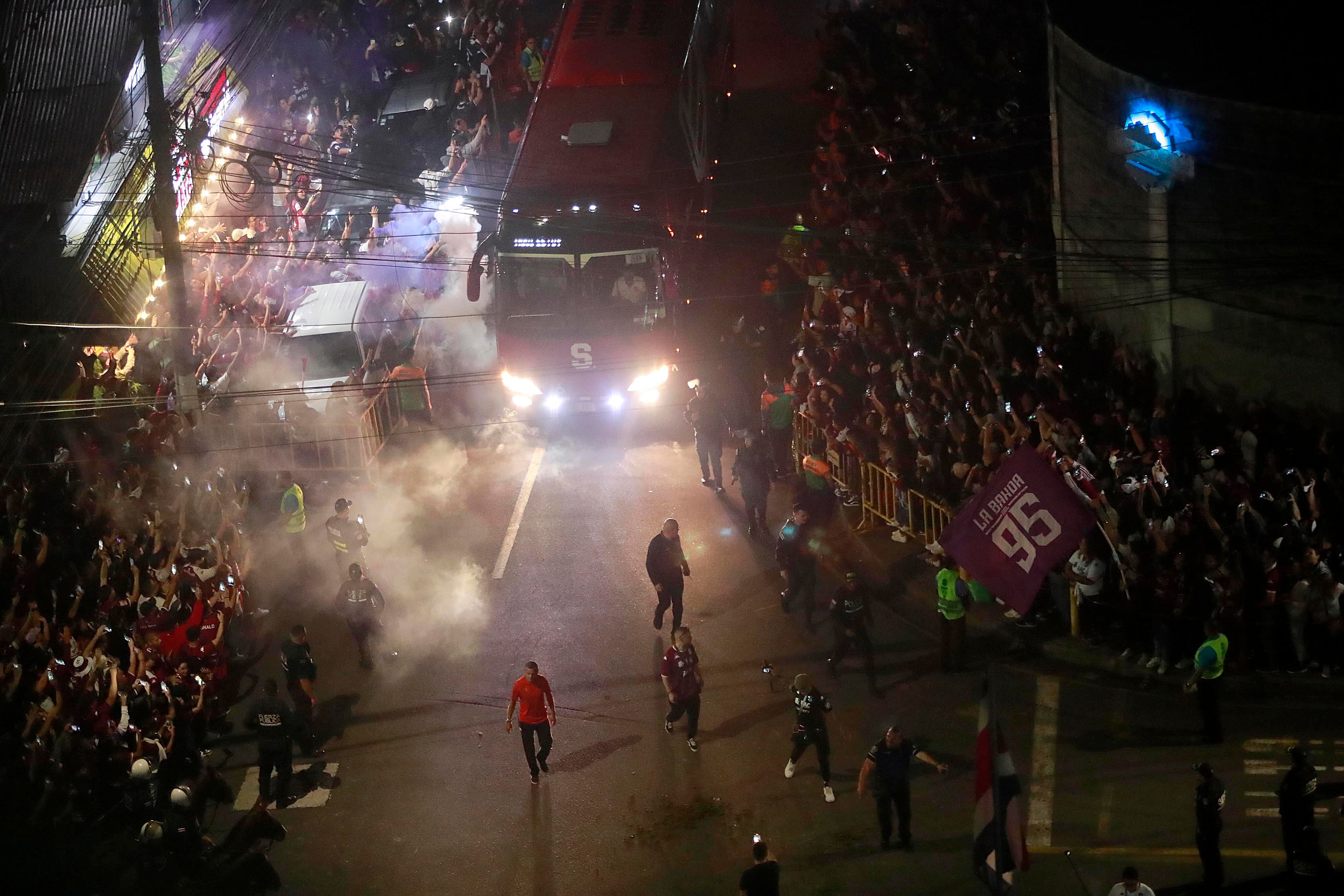 04/11/2023 Estadio Ricardo Saprissa, Tibás. El Deportivo Saprissa recibió a la Liga Deportiva Alajuelense, en una nueva versión del Clásico Nacional en partido de la jornada 18, Torneo de Apertura, Liga Promérica 2023.
